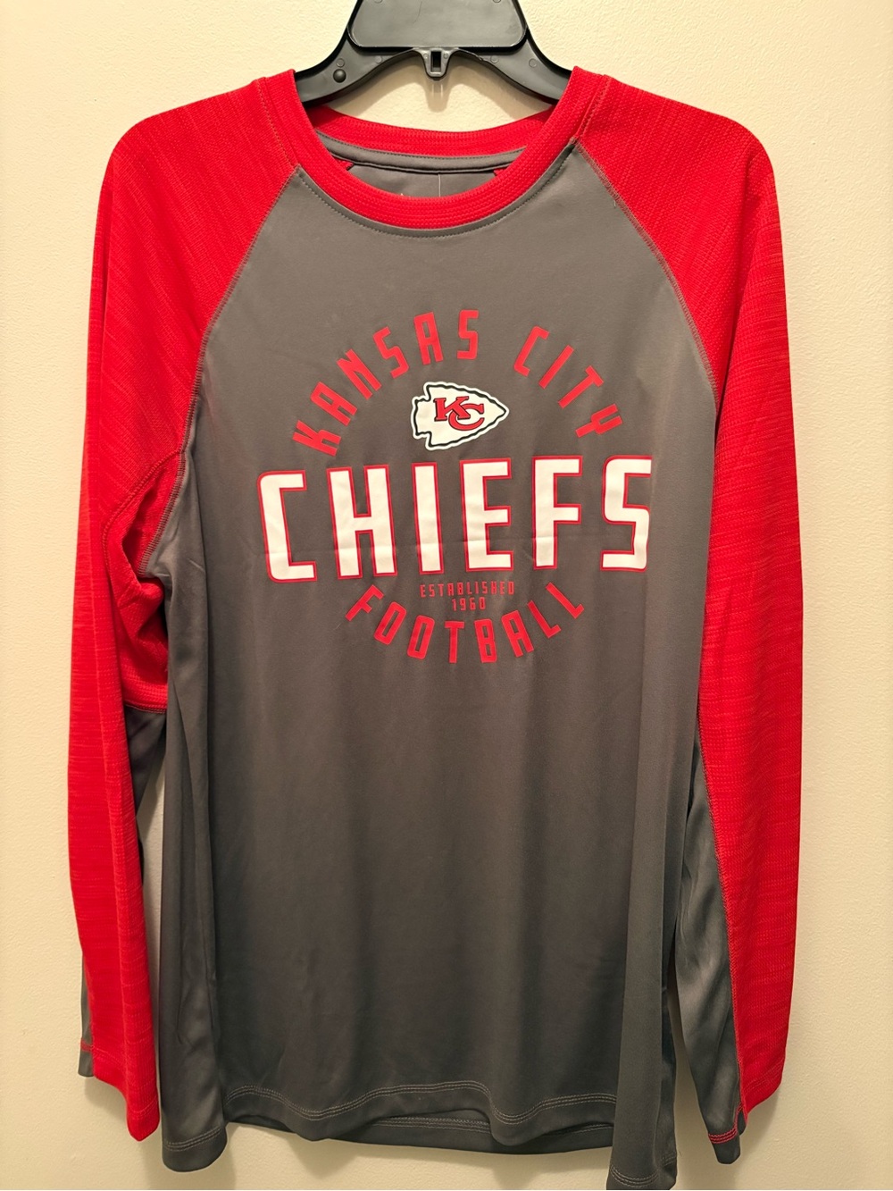 NFL Kansas City Chiefs Gray & Red Team Graphic Long Sleeve Shirt